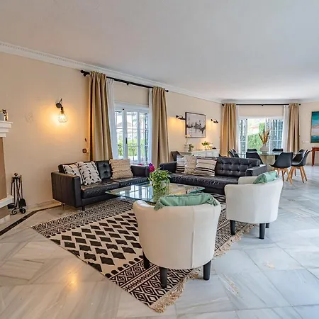 Vila Lirios Village - Private Villas, Unbeatable Location, Heated Pools Marbella