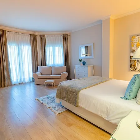 Vila Lirios Village - Private Villas, Unbeatable Location, Heated Pools *