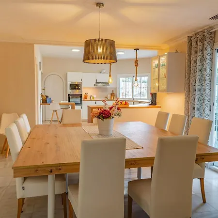 Lirios Village - Private Villas, Unbeatable Location, Heated Pools * Marbella