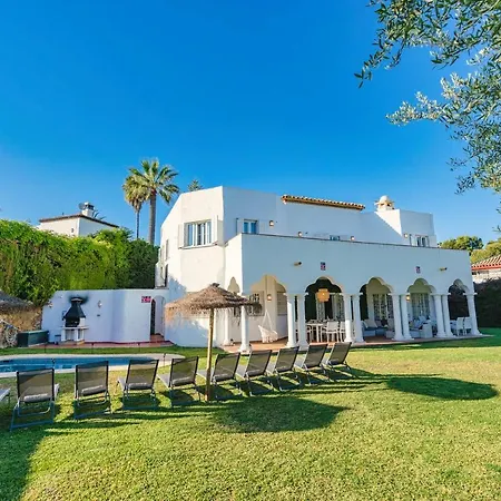 Vila Lirios Village - Private Villas, Unbeatable Location, Heated Pools *